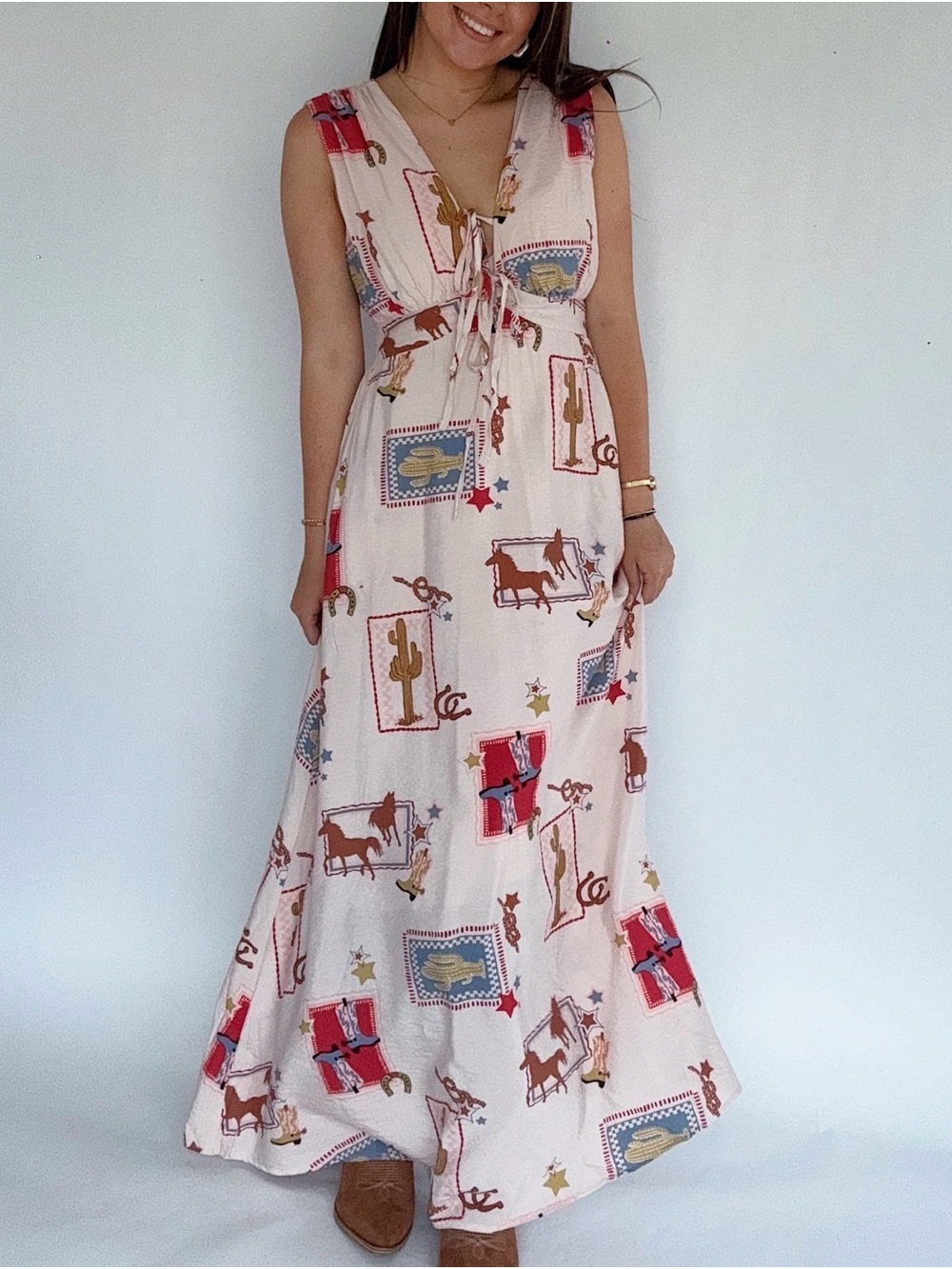 Sleeveless Western Print Maxi Dress in Light Cream Pink